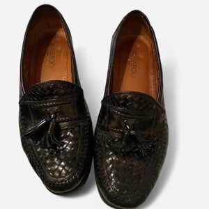 Luxurious Black Leather Loafers with Tassels
